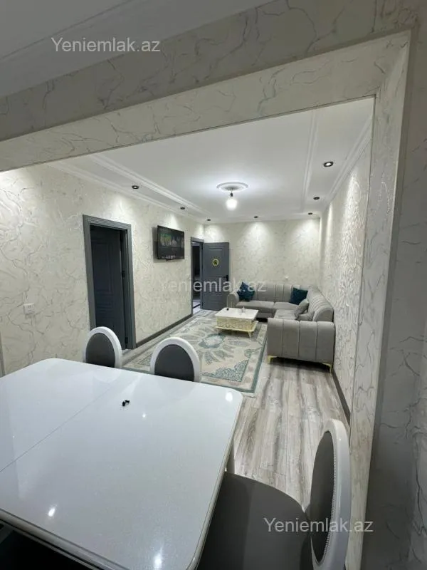 Satılır 4 otaqlı köhnə tikili 110 m²