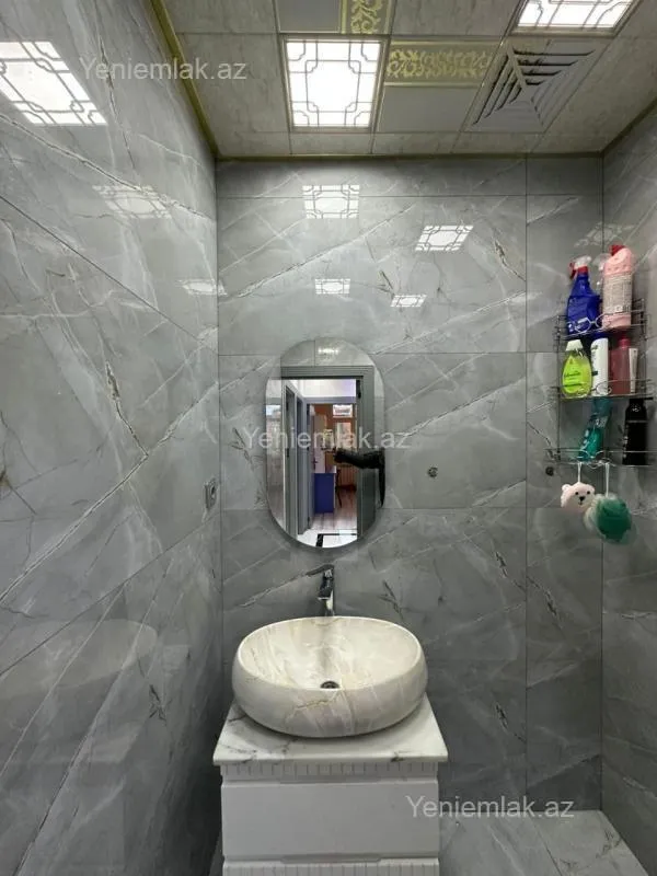 Satılır 4 otaqlı köhnə tikili 110 m²