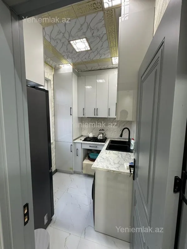 Satılır 4 otaqlı köhnə tikili 110 m²