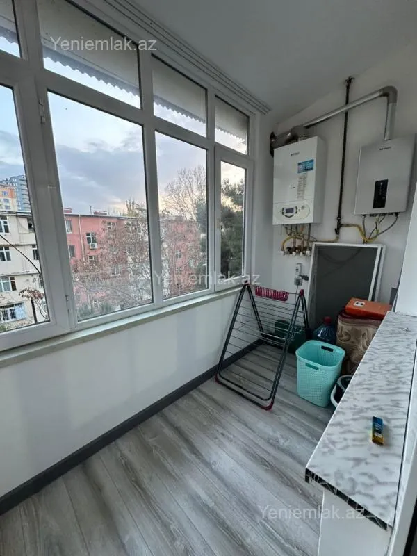 Satılır 4 otaqlı köhnə tikili 110 m²