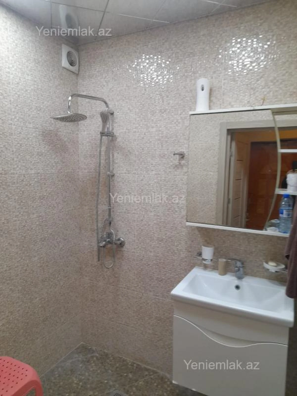 Satılır 2 otaqlı köhnə tikili 55 m²