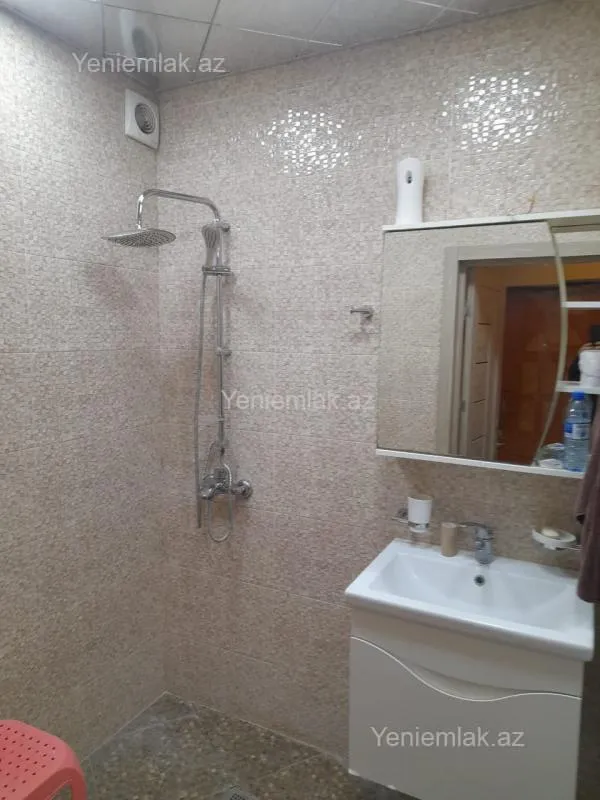 Satılır 2 otaqlı köhnə tikili 55 m²