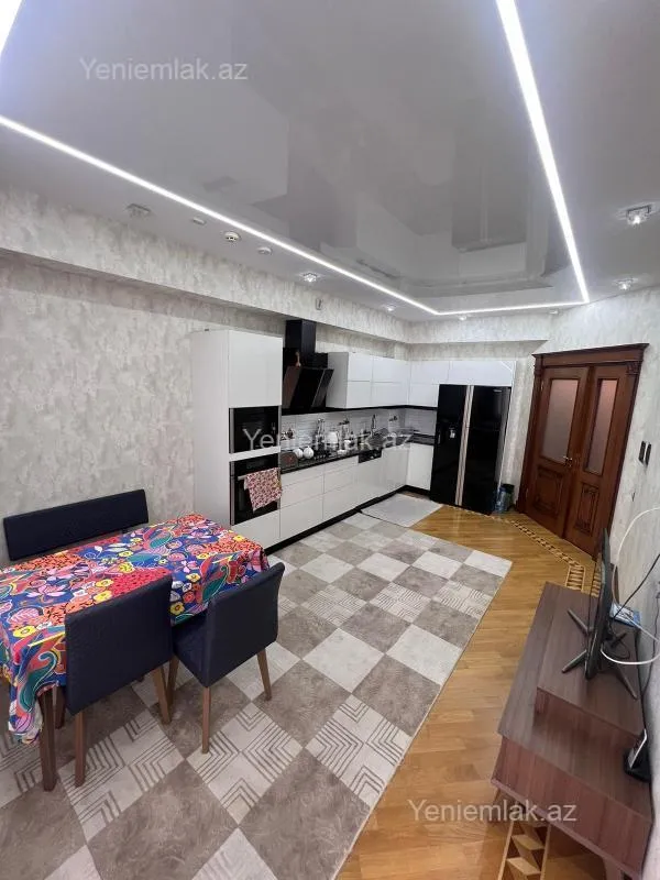 Satılır 4 otaqlı yeni tikili 192 m²