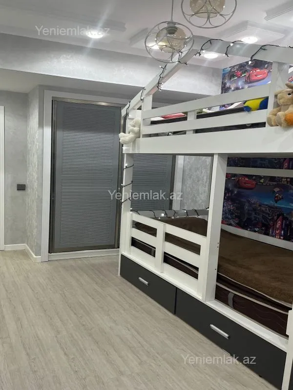 Satılır 3 otaqlı yeni tikili 122 m²