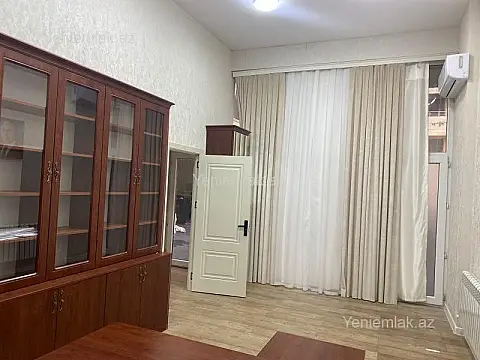 Satılır 1 otaqlı ofis 44 m²