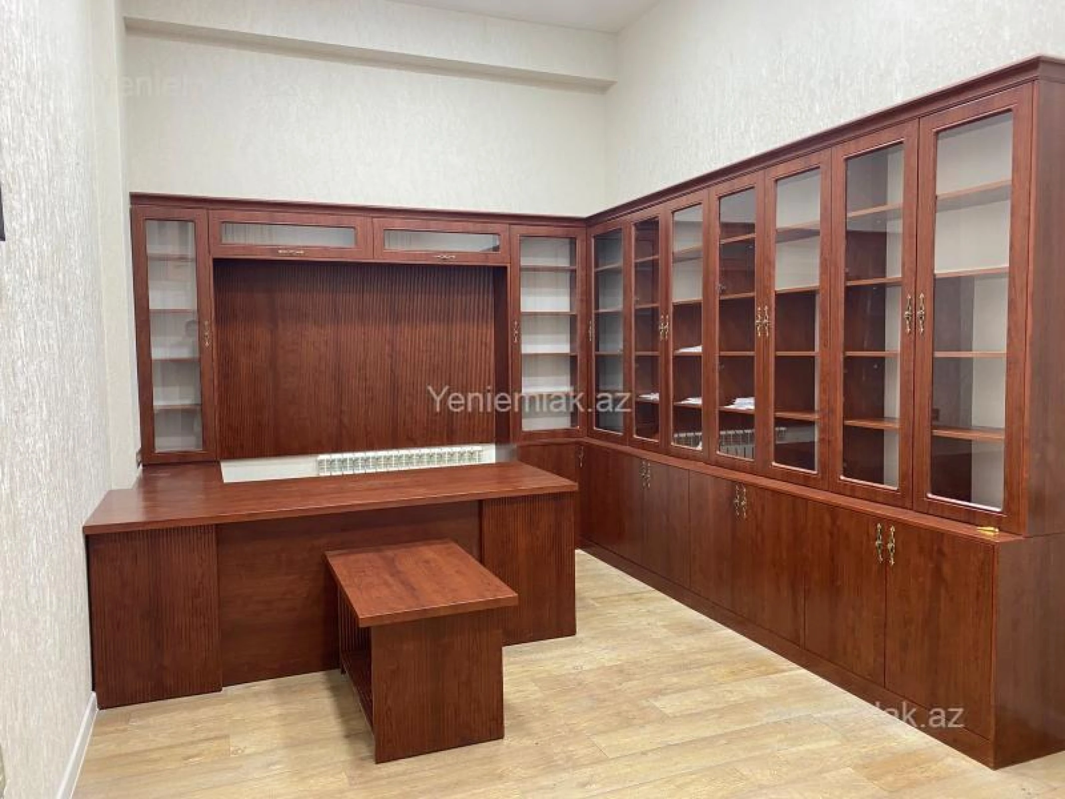 Satılır 1 otaqlı ofis 44 m²