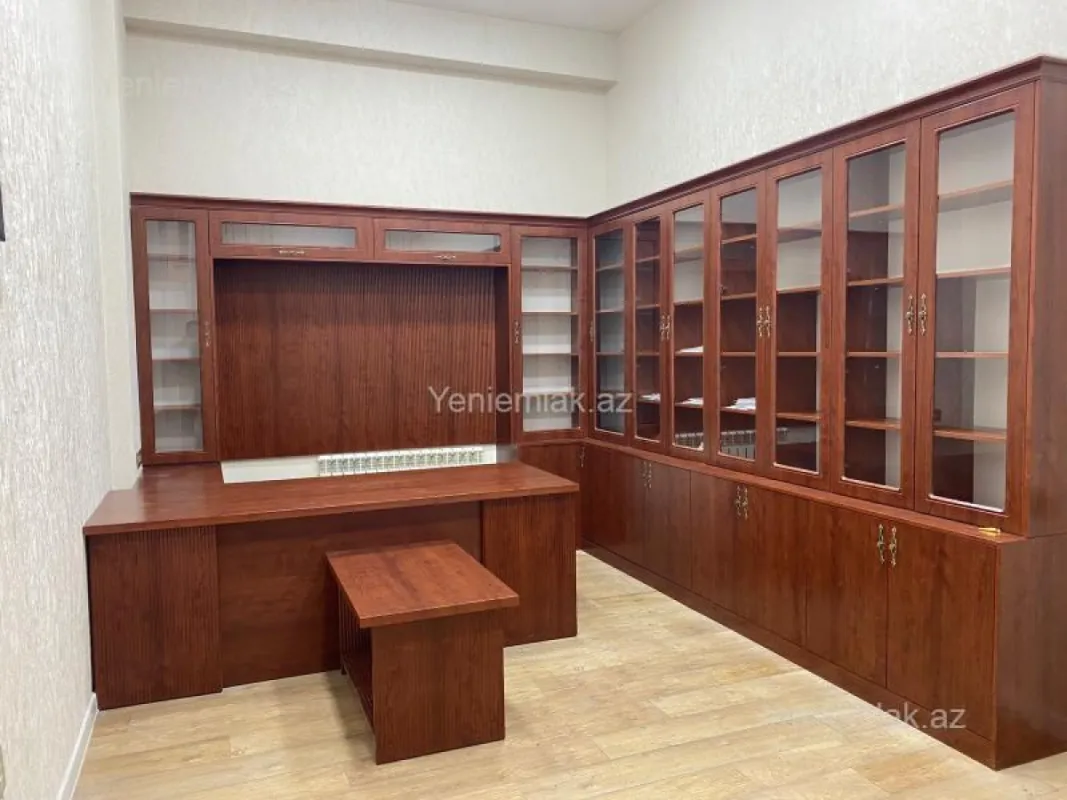 Satılır 1 otaqlı ofis 44 m²