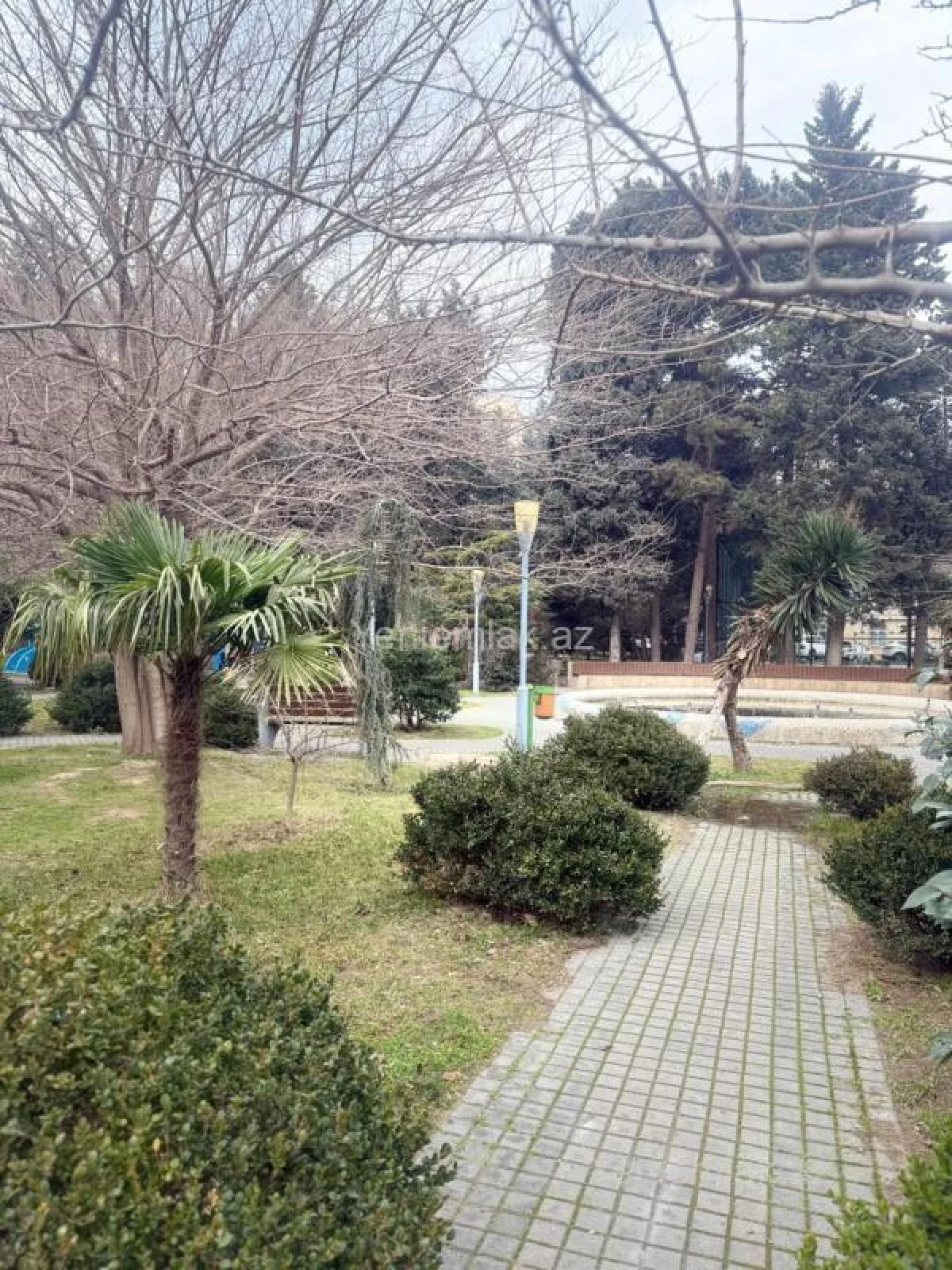 Satılır 3 otaqlı köhnə tikili 90 m²