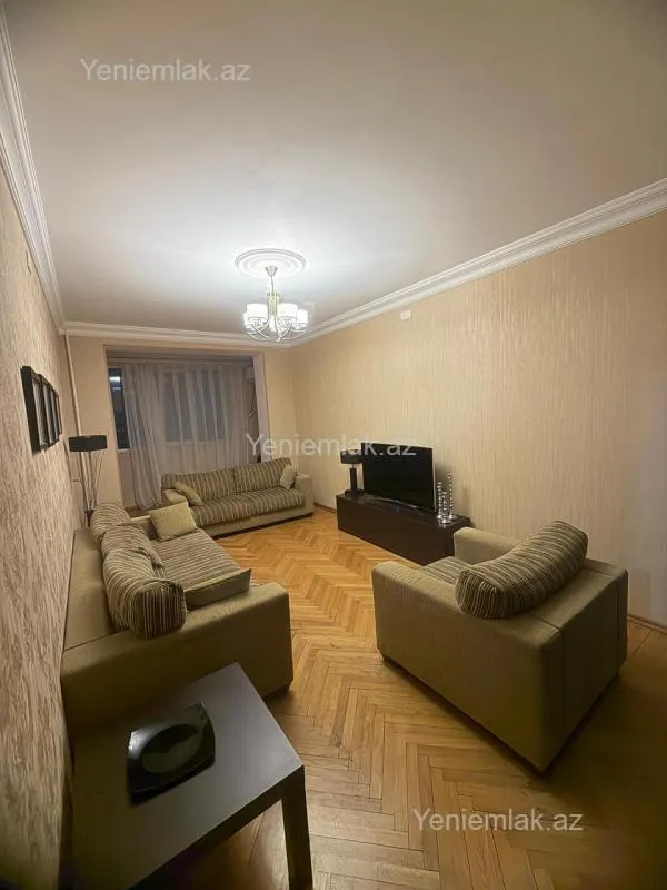 Satılır 3 otaqlı köhnə tikili 90 m²