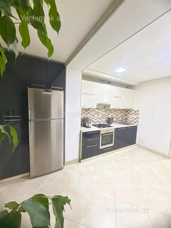 Satılır 3 otaqlı köhnə tikili 90 m²