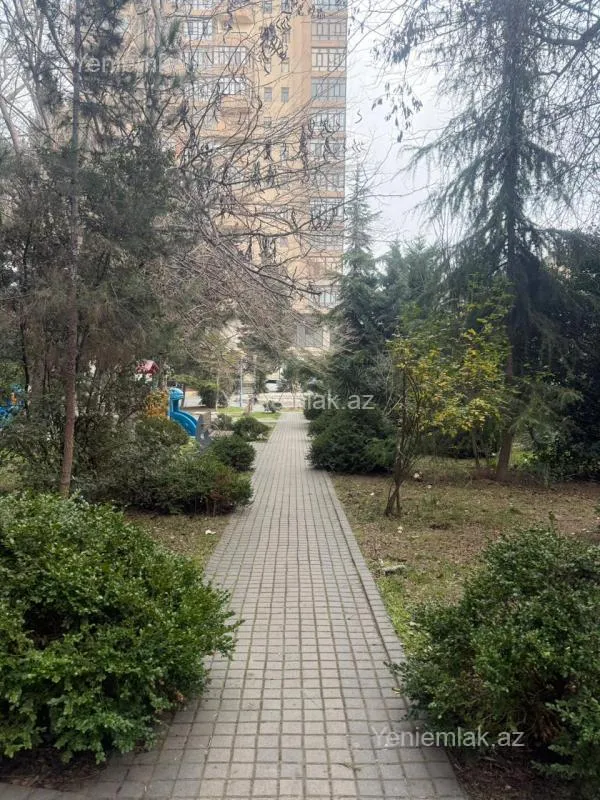 Satılır 3 otaqlı köhnə tikili 90 m²