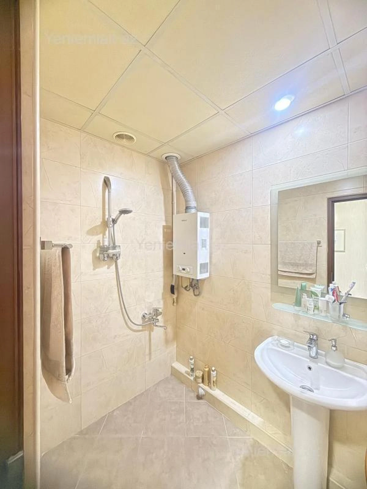 Satılır 3 otaqlı köhnə tikili 90 m²