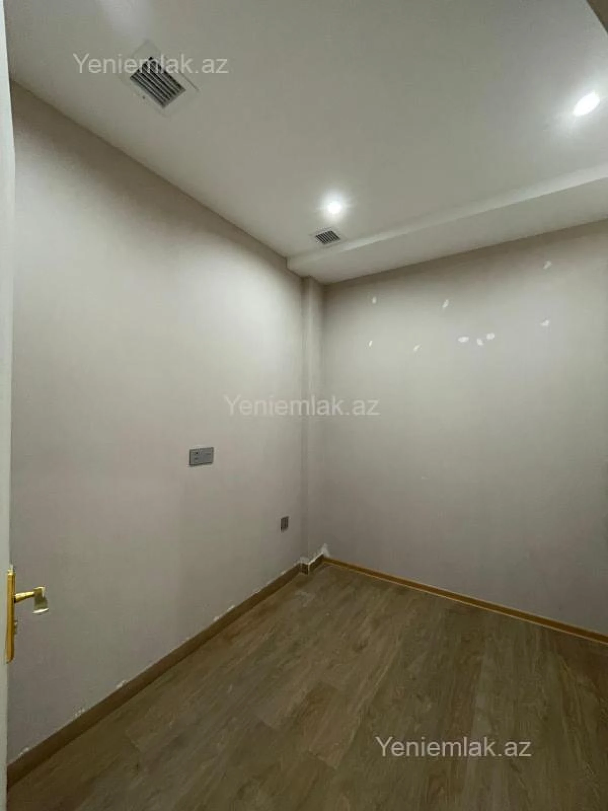 Satılır 3 otaqlı obyekt 54 m²