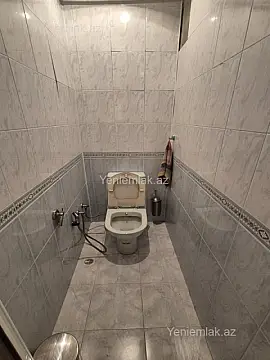 Satılır 4 otaqlı köhnə tikili 110 m²