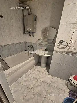 Satılır 4 otaqlı köhnə tikili 110 m²