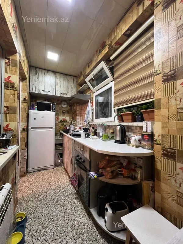 Satılır 3 otaqlı köhnə tikili 70 m²