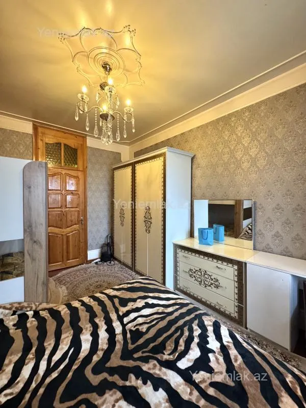 Satılır 3 otaqlı köhnə tikili 80 m²