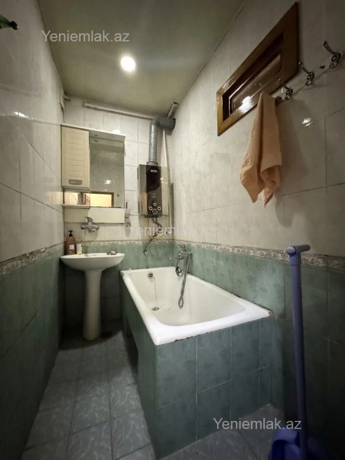 Satılır 3 otaqlı köhnə tikili 80 m²