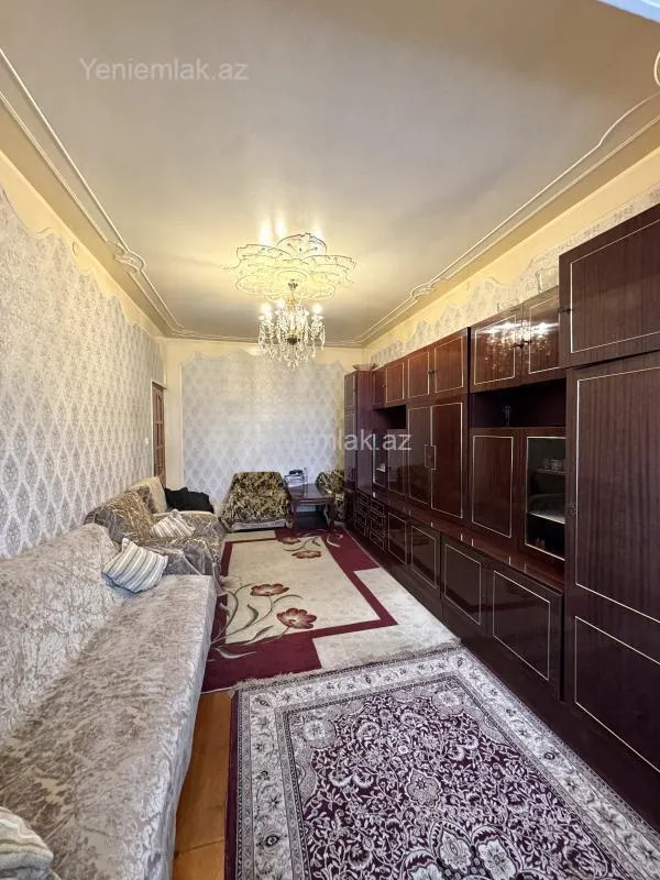 Satılır 3 otaqlı köhnə tikili 80 m²