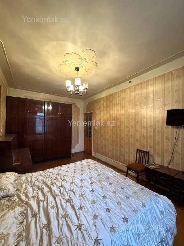 Satılır 3 otaqlı köhnə tikili 80 m²