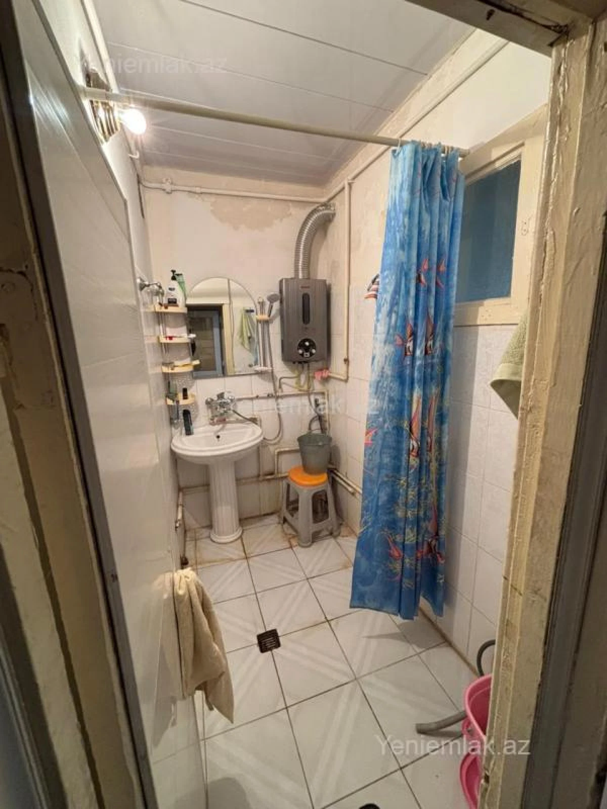 Satılır 2 otaqlı köhnə tikili 65 m²