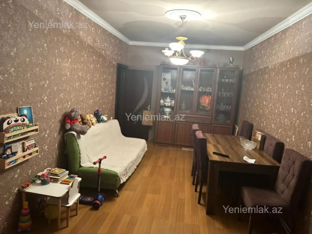 Satılır 3 otaqlı köhnə tikili 85 m²