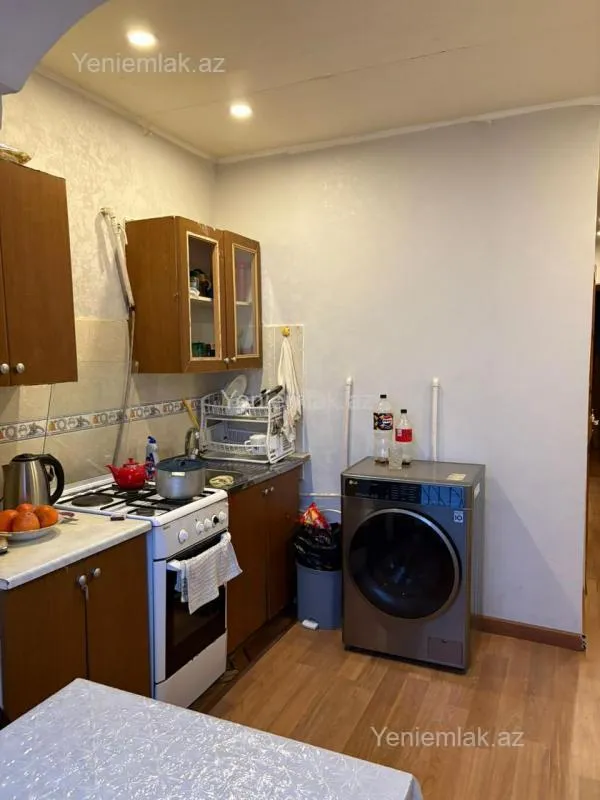 Satılır 3 otaqlı köhnə tikili 85 m²