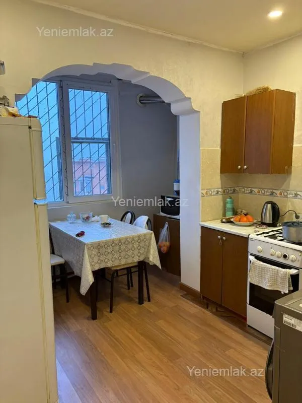 Satılır 3 otaqlı köhnə tikili 85 m²