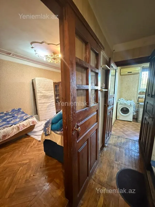 Satılır 1 otaqlı köhnə tikili 35 m²