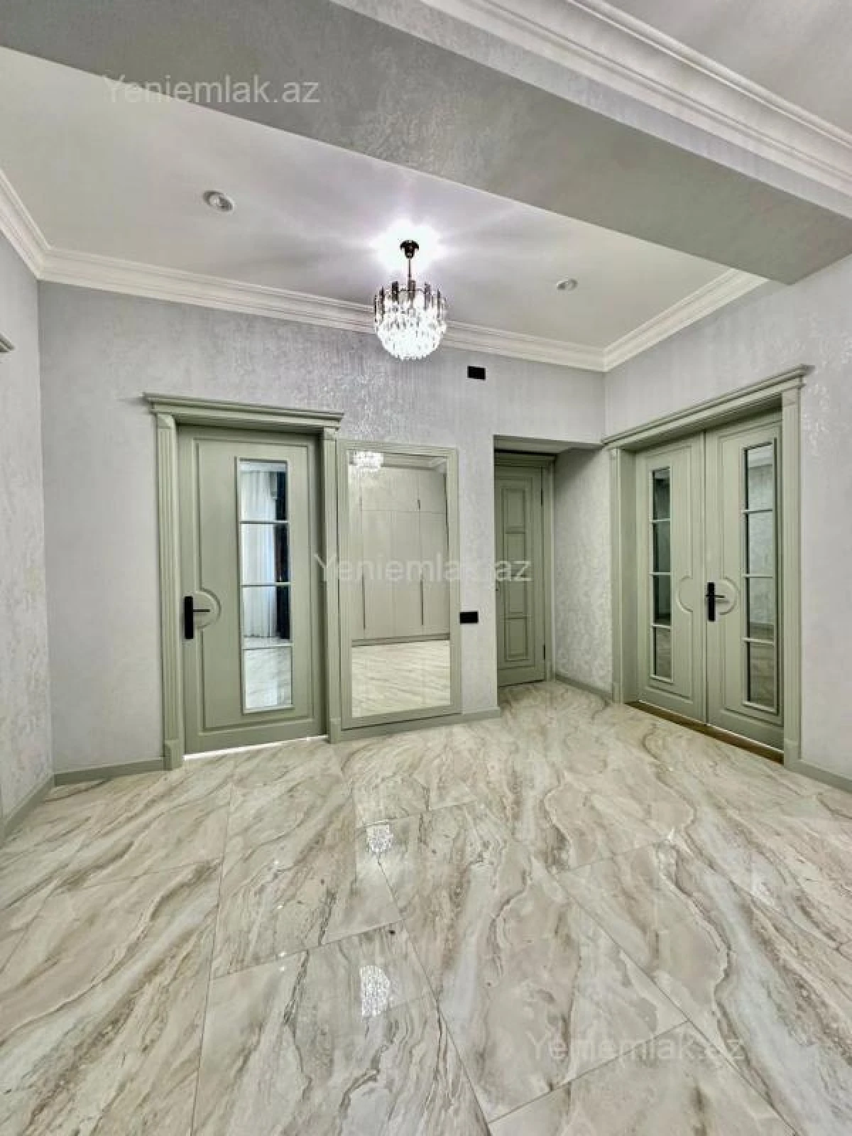 Satılır 3 otaqlı yeni tikili 150 m²