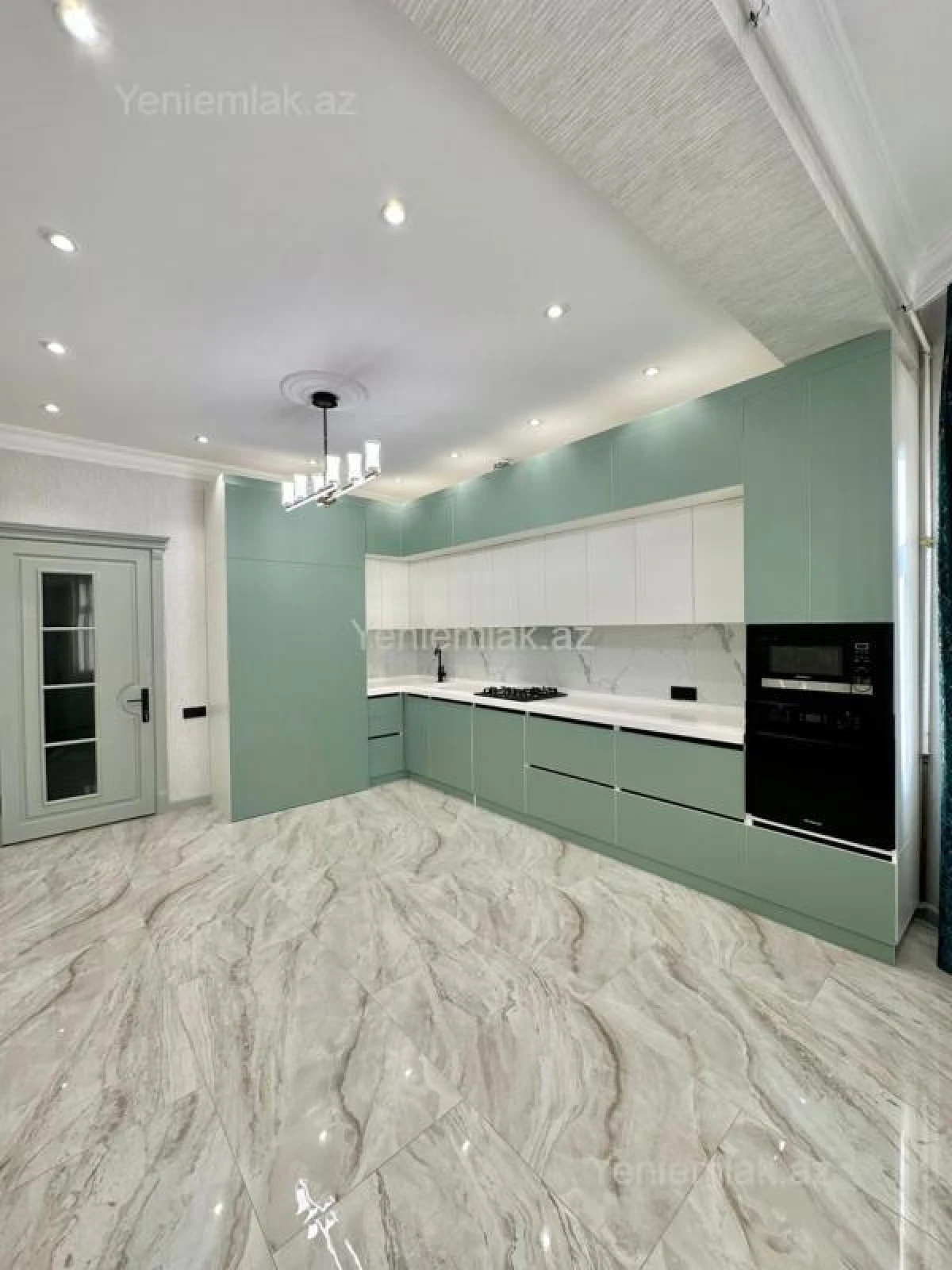 Satılır 3 otaqlı yeni tikili 150 m²