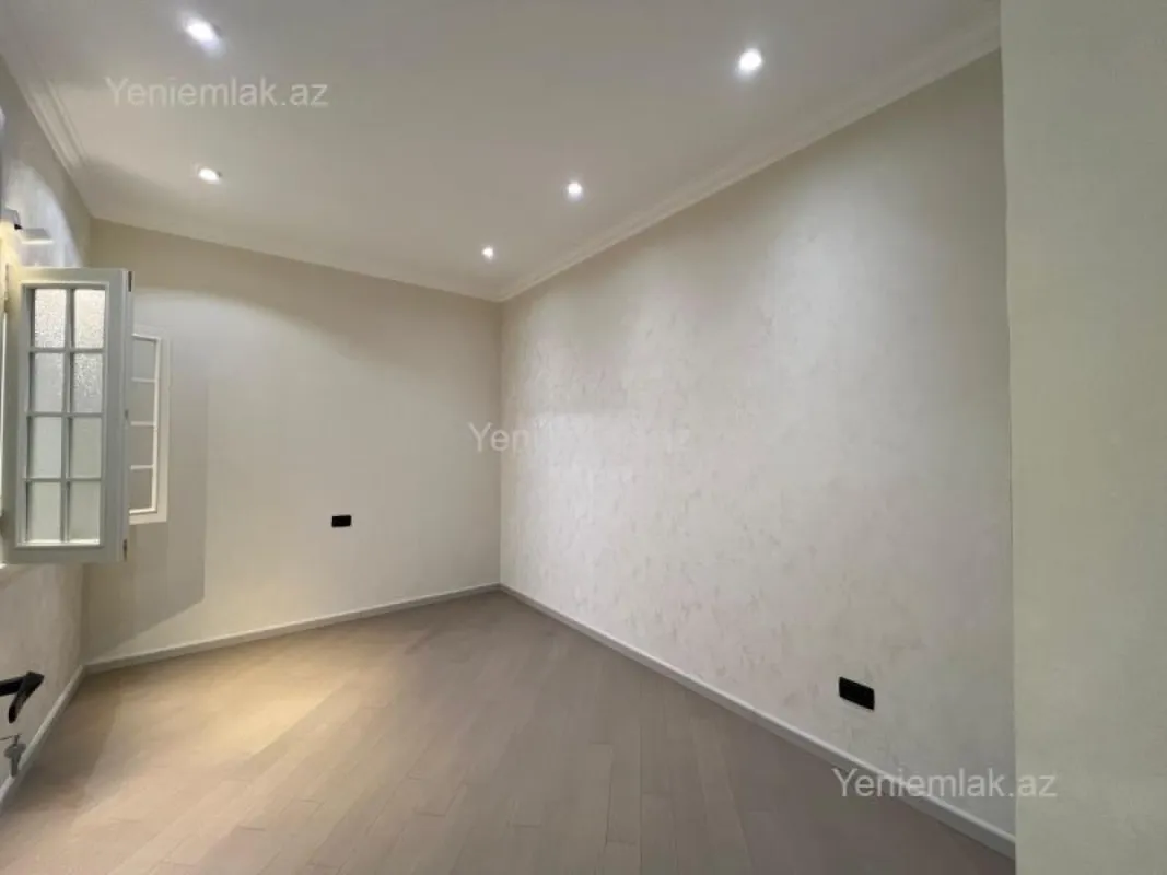 Satılır 3 otaqlı yeni tikili 105 m²