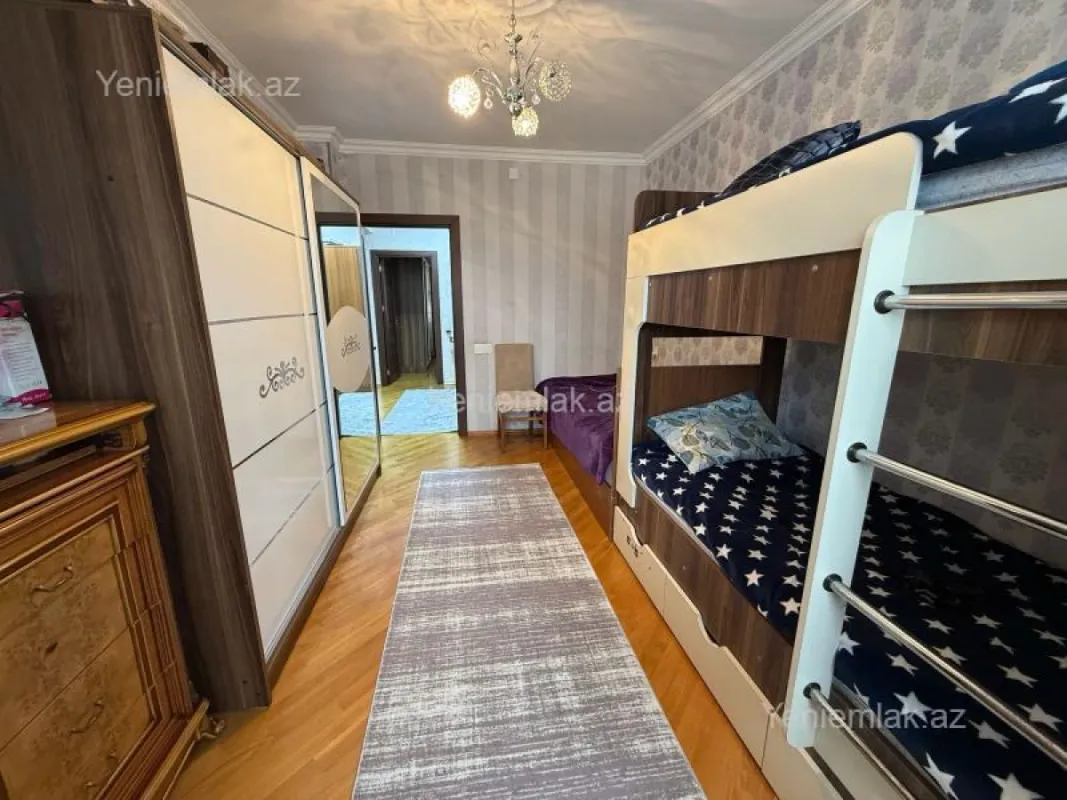 Satılır 3 otaqlı köhnə tikili 90 m²