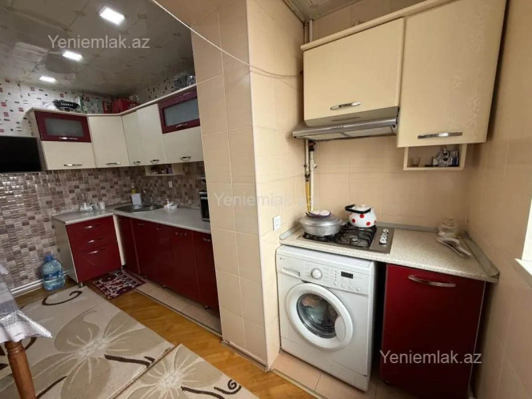 Satılır 3 otaqlı köhnə tikili 90 m²