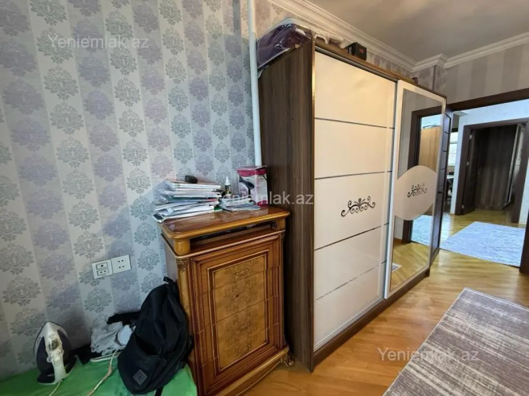 Satılır 3 otaqlı köhnə tikili 90 m²