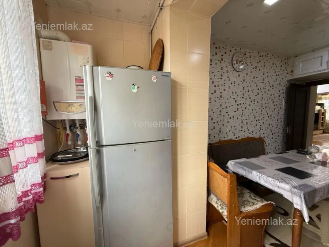 Satılır 3 otaqlı köhnə tikili 90 m²