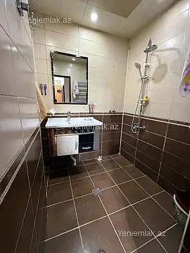 Satılır 3 otaqlı köhnə tikili 90 m²