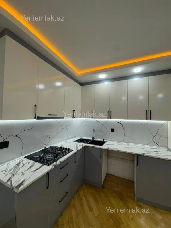 Satılır 2 otaqlı köhnə tikili 60 m²
