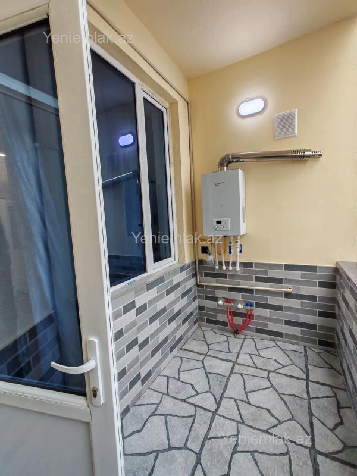 Satılır 3 otaqlı yeni tikili 75 m²