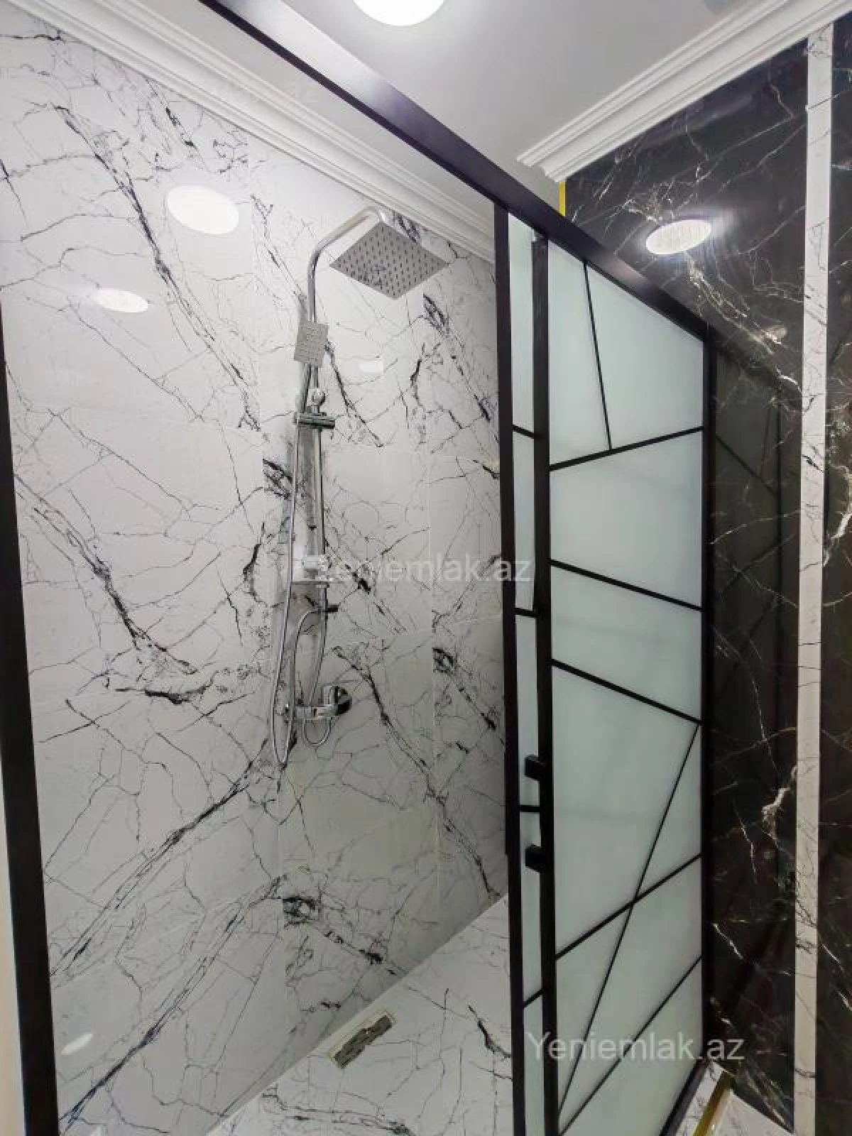 Satılır 3 otaqlı yeni tikili 75 m²