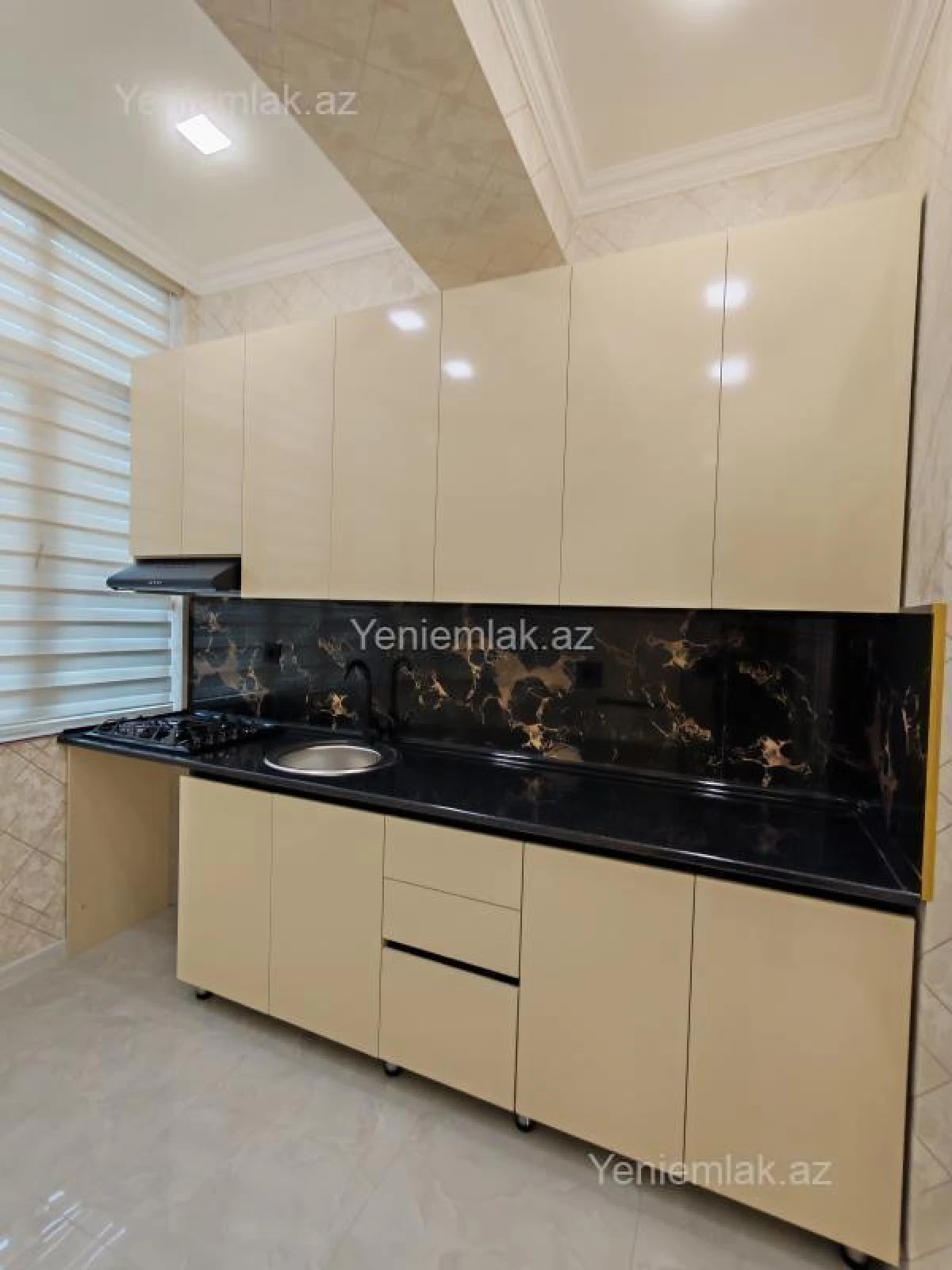 Satılır 3 otaqlı yeni tikili 75 m²