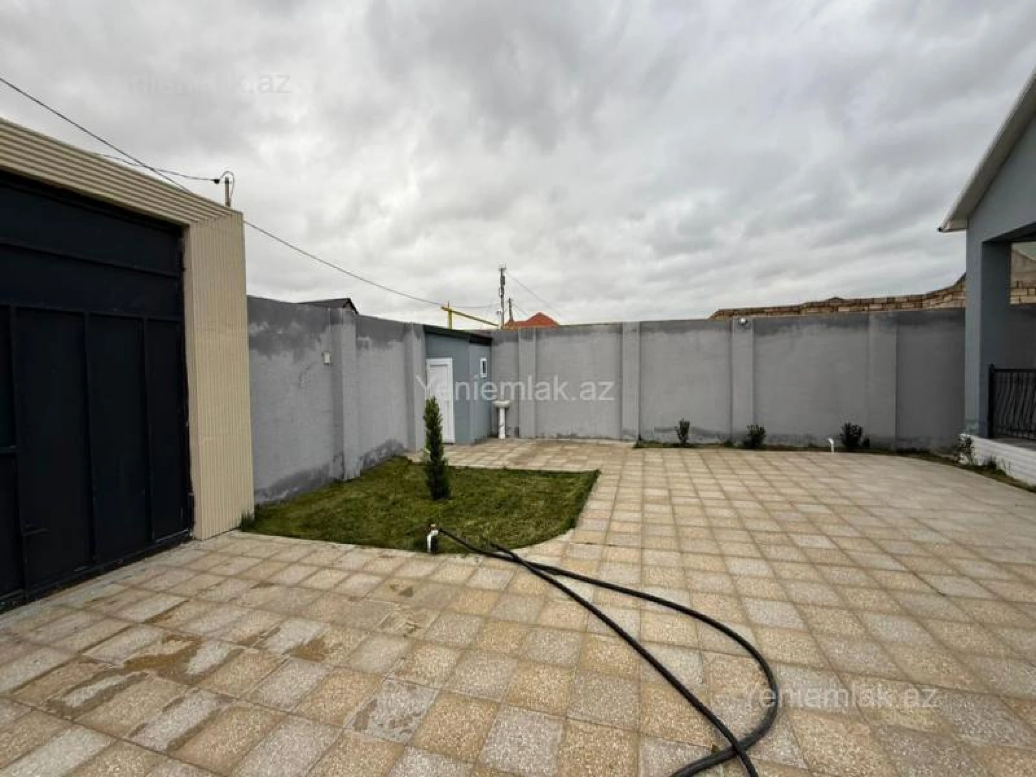 Satılır 3 otaqlı həyət evi 160 m²