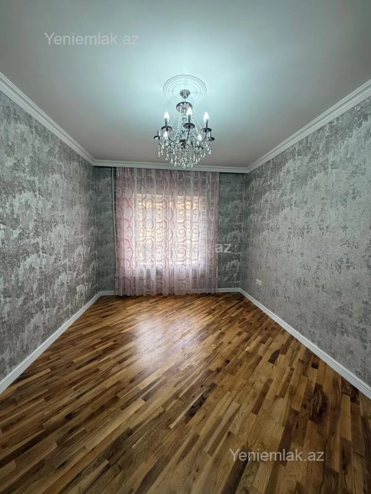 Satılır 3 otaqlı köhnə tikili 90 m²