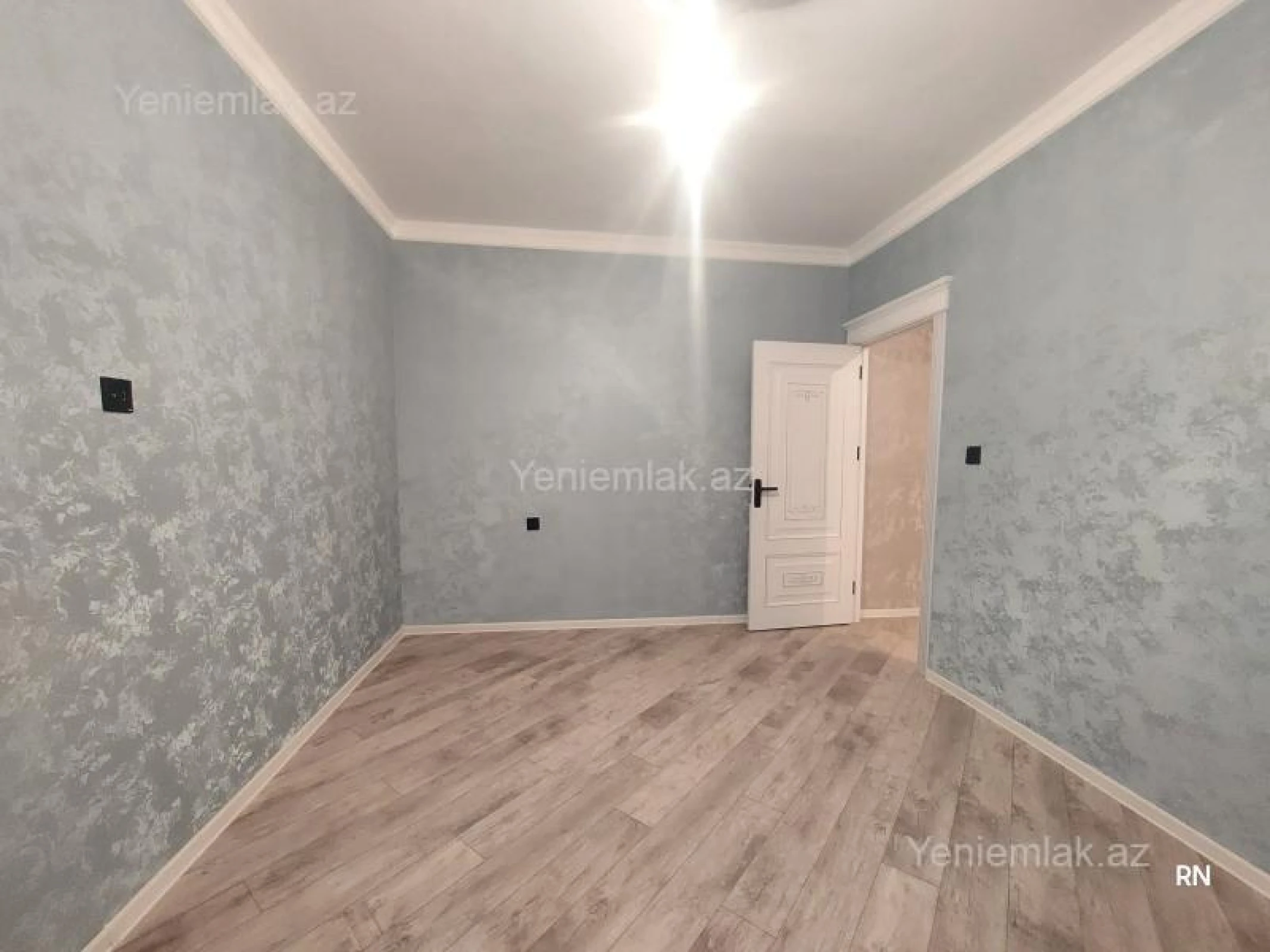 Satılır 2 otaqlı köhnə tikili 60 m²