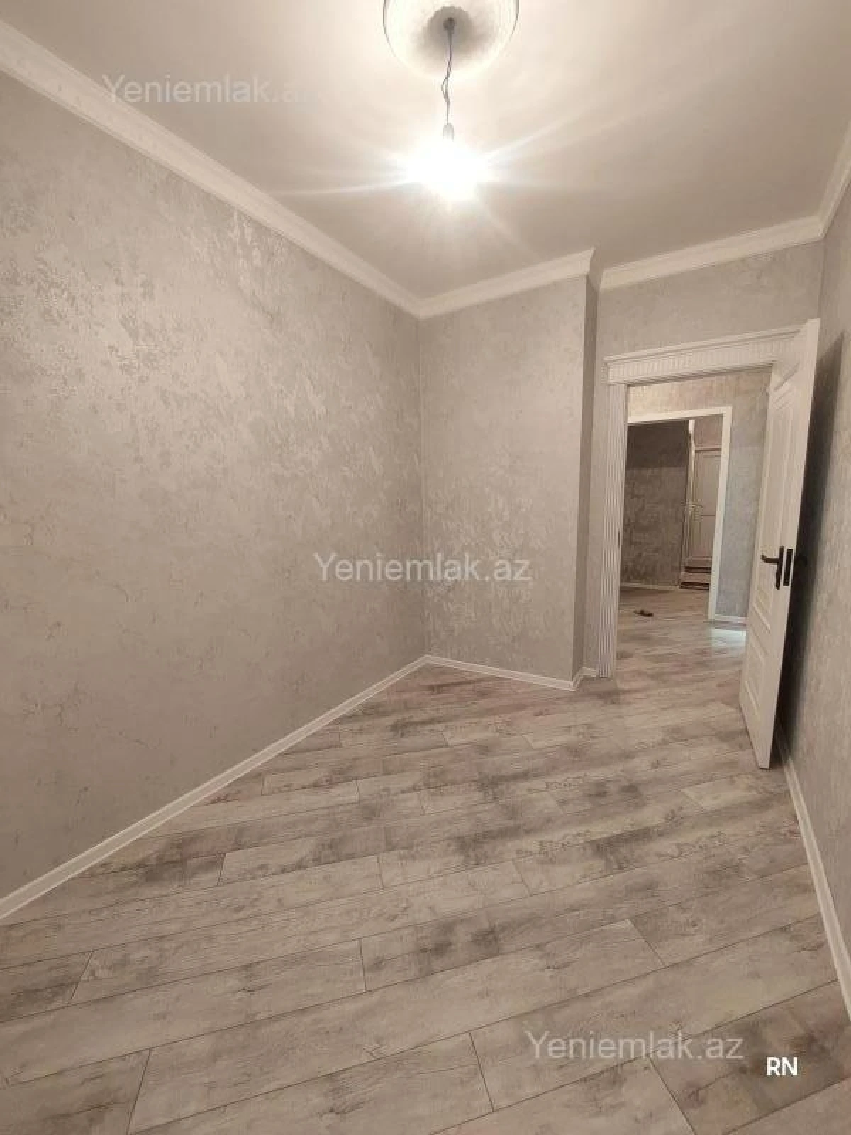 Satılır 2 otaqlı köhnə tikili 60 m²