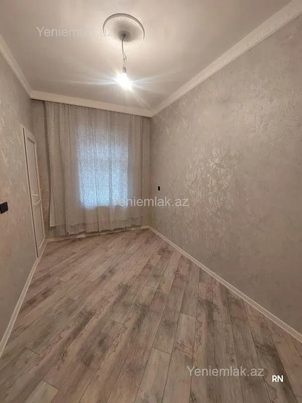 Satılır 2 otaqlı köhnə tikili 60 m²