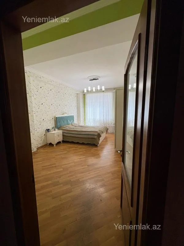 Satılır 3 otaqlı yeni tikili 120 m²