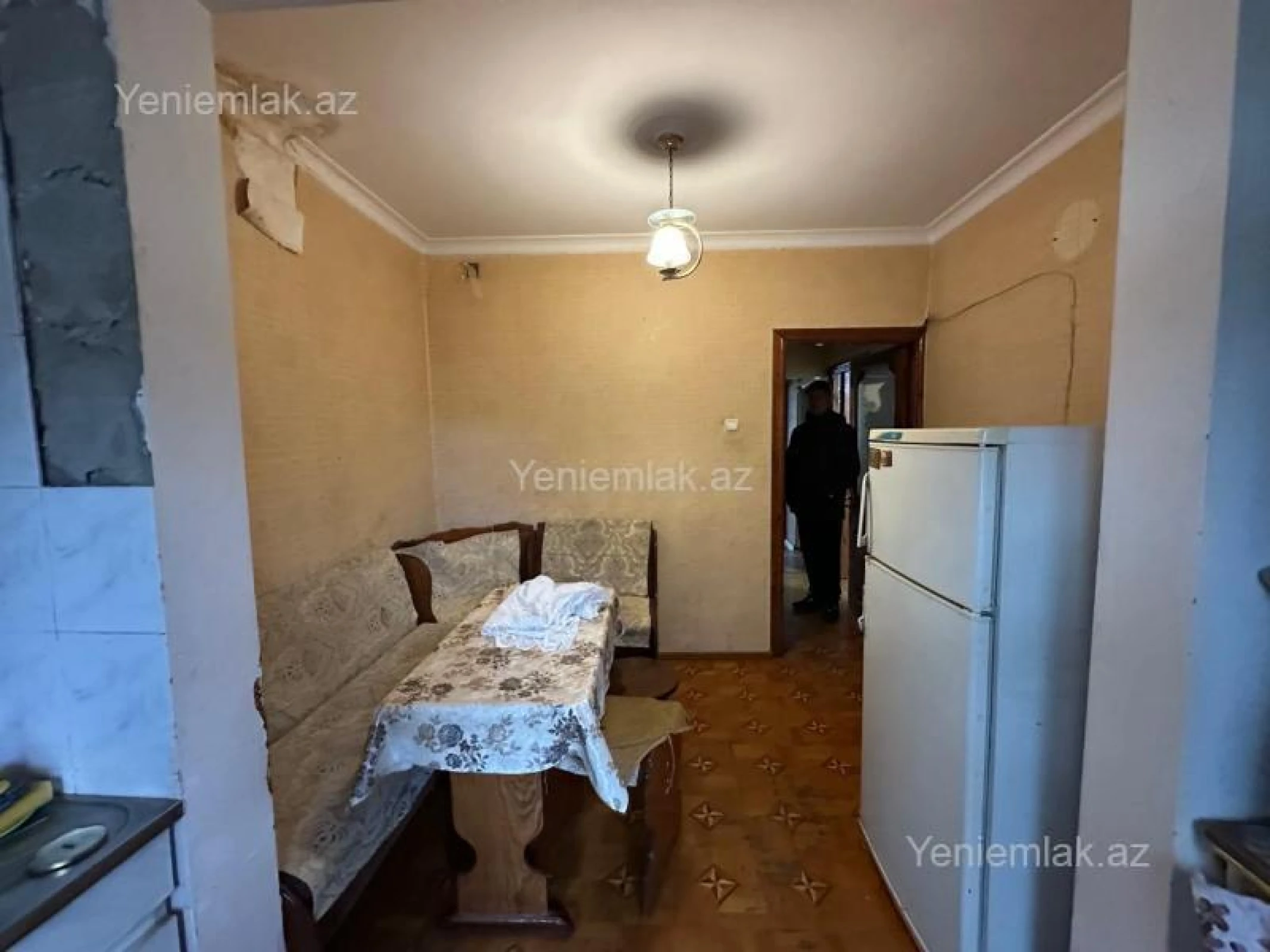 Satılır 2 otaqlı köhnə tikili 55 m²