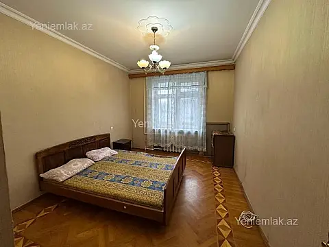 Satılır 2 otaqlı köhnə tikili 55 m²