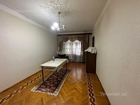 Satılır 2 otaqlı köhnə tikili 55 m²
